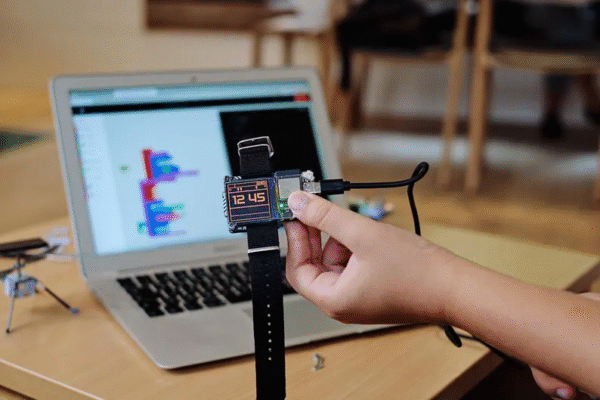 Artemis Smartwatch - Image 3